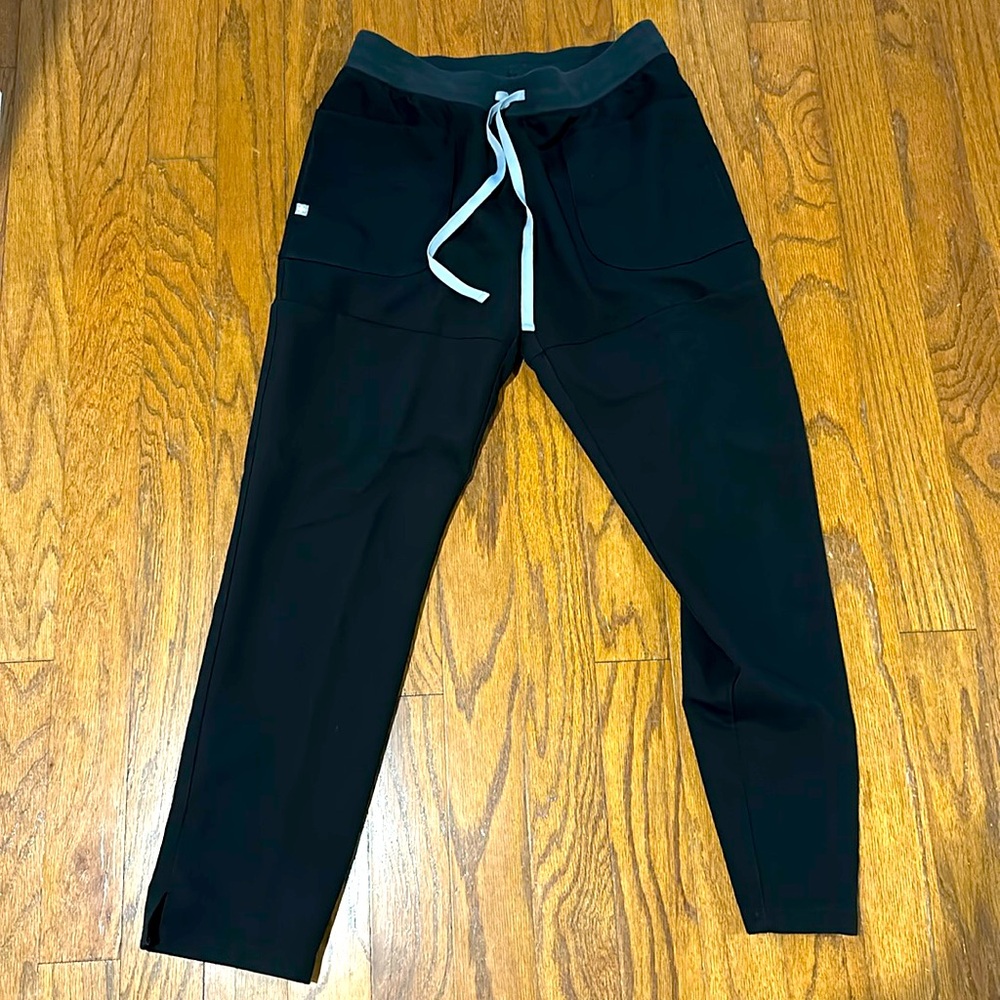 FIGS scrub pants.  Black Medium.